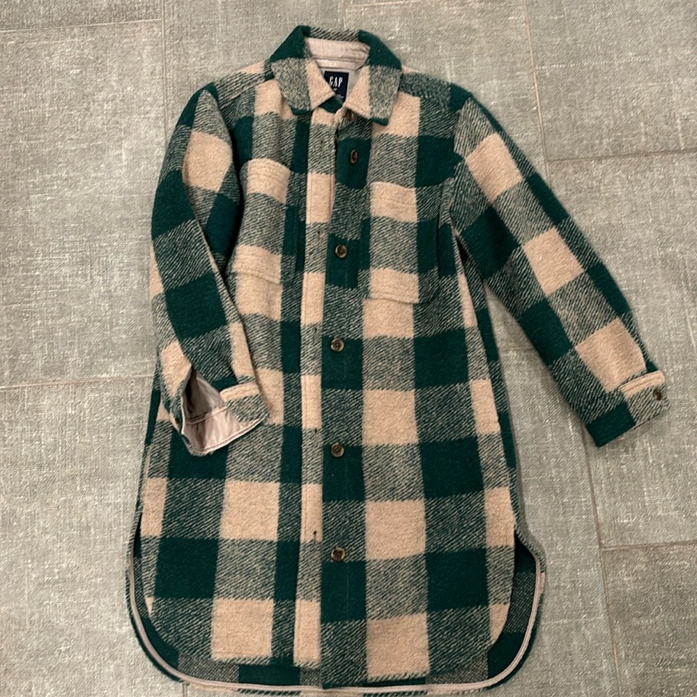 Brand new with tags Gap shaket, sold out, size XS